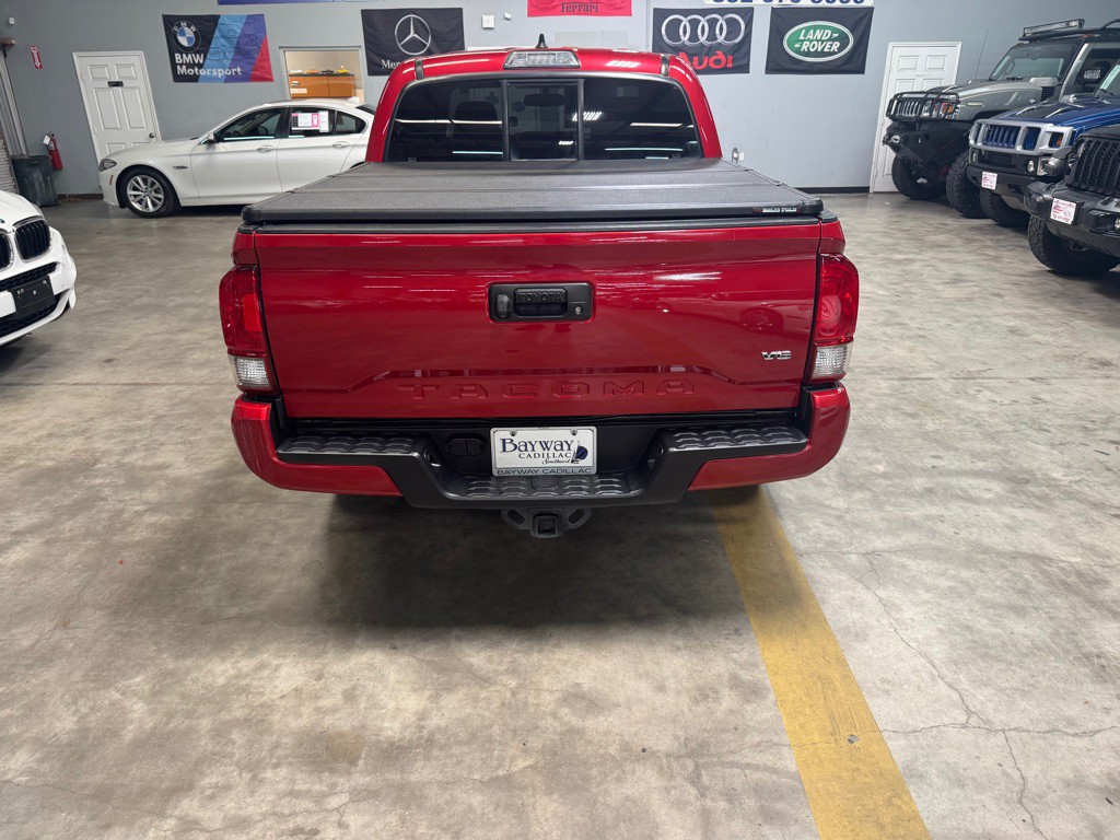 2016 Toyota Tacoma Image 9