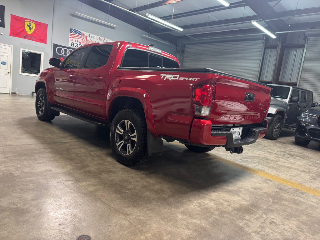 2016 Toyota Tacoma Image 11