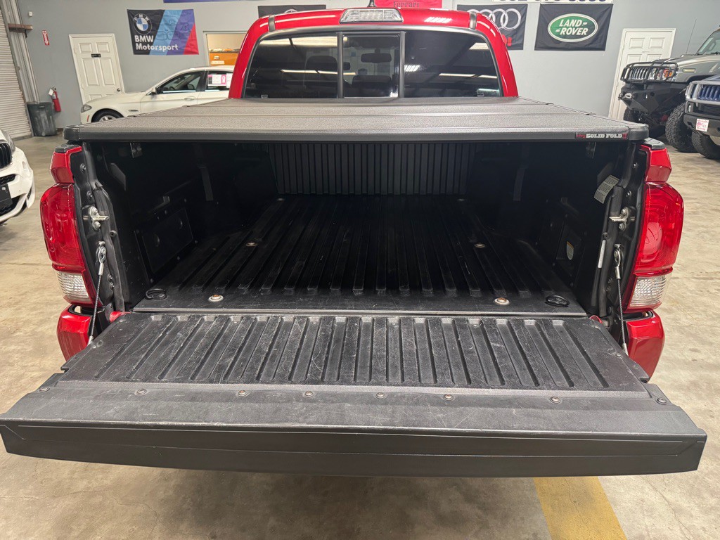 2016 Toyota Tacoma Image 12