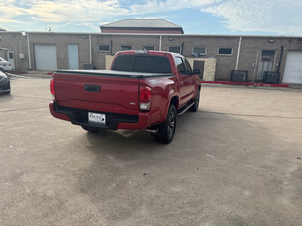 2016 Toyota Tacoma Image 22