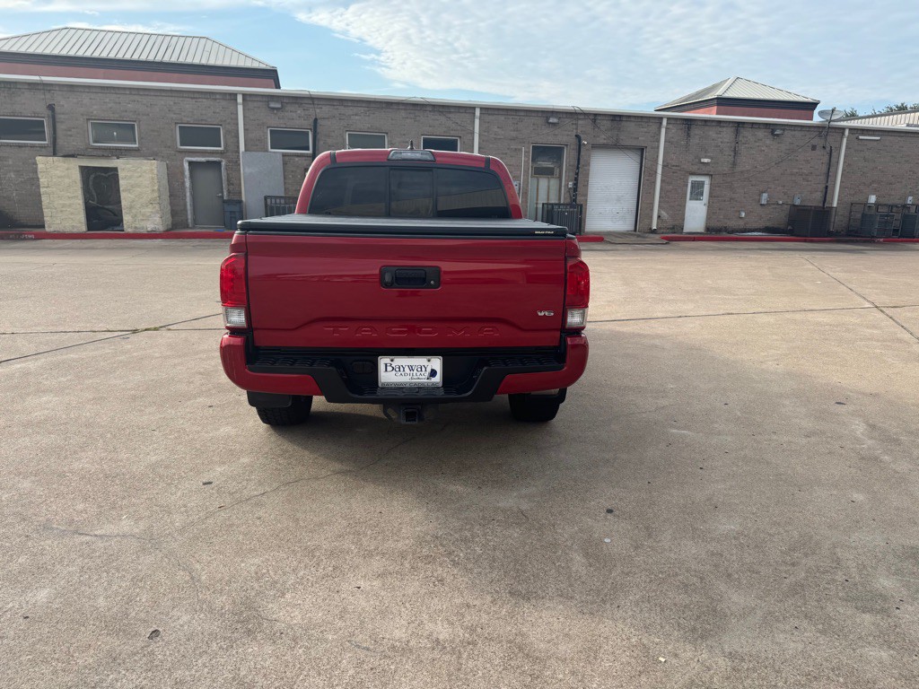 2016 Toyota Tacoma Image 23