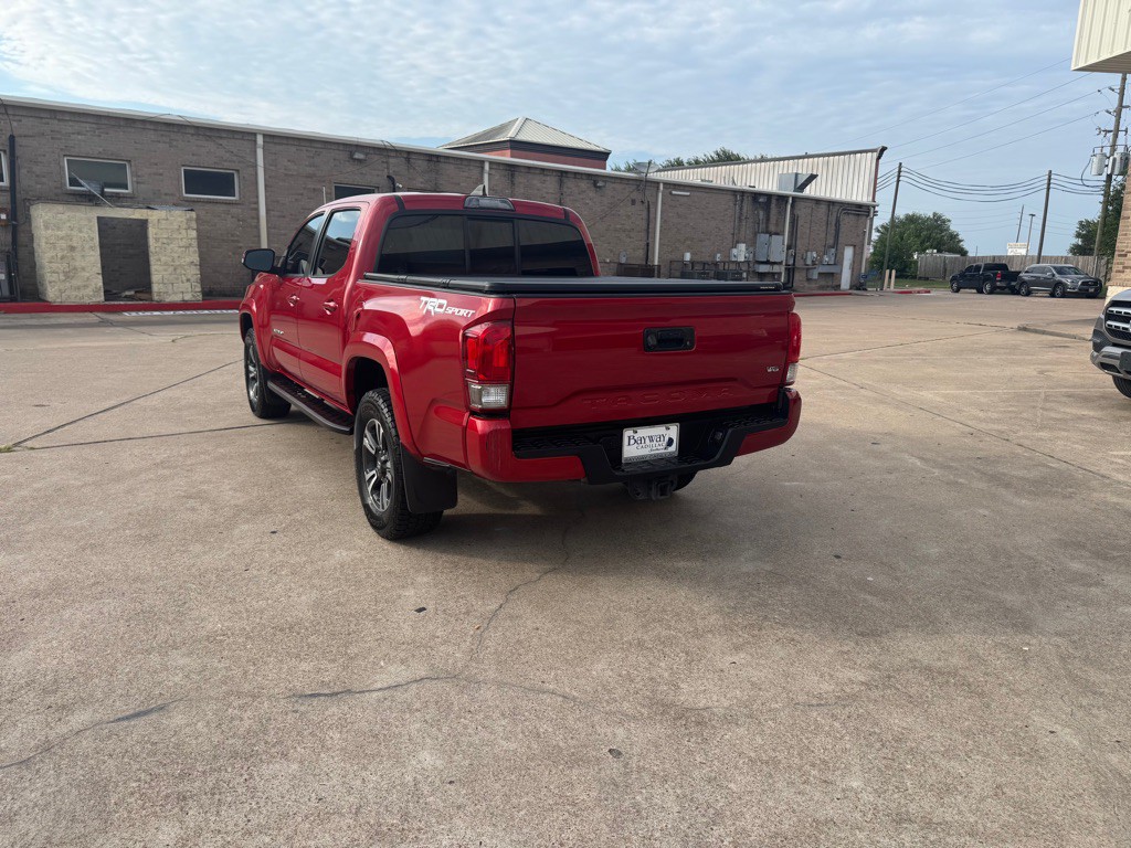 2016 Toyota Tacoma Image 24