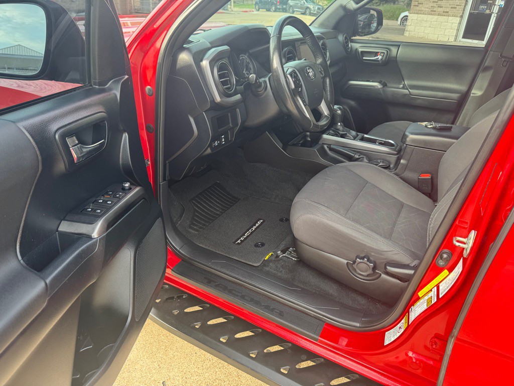 2016 Toyota Tacoma Image 26