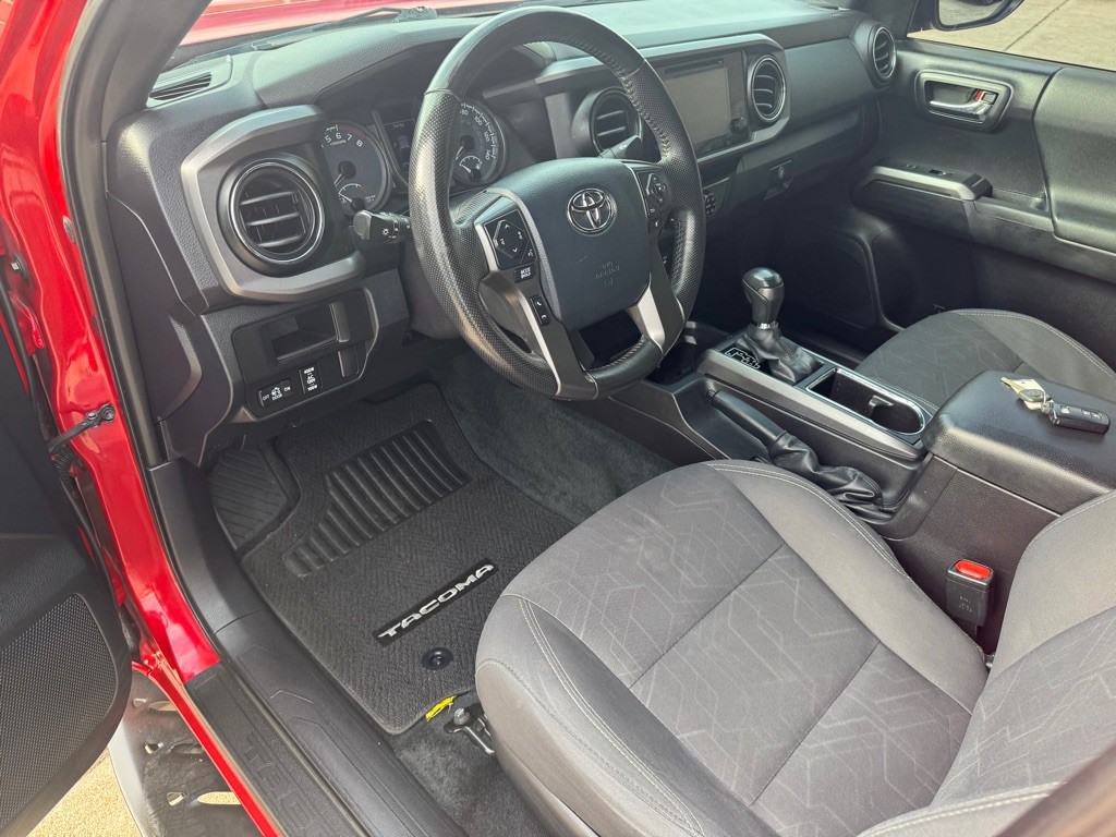 2016 Toyota Tacoma Image 27