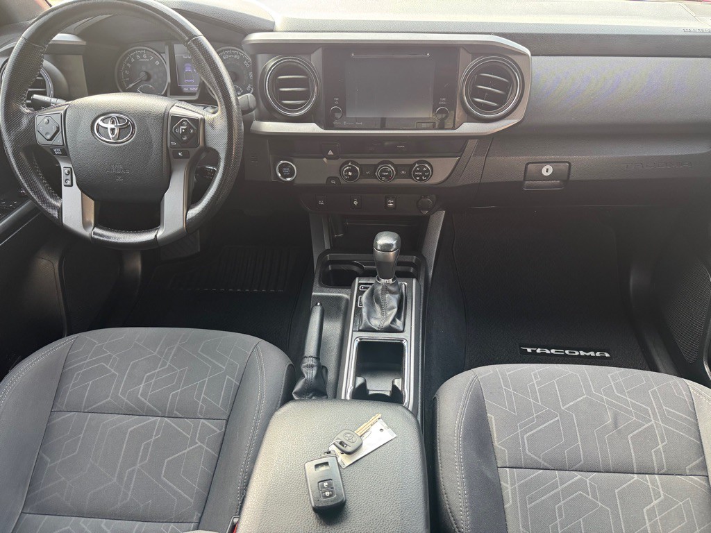 2016 Toyota Tacoma Image 32