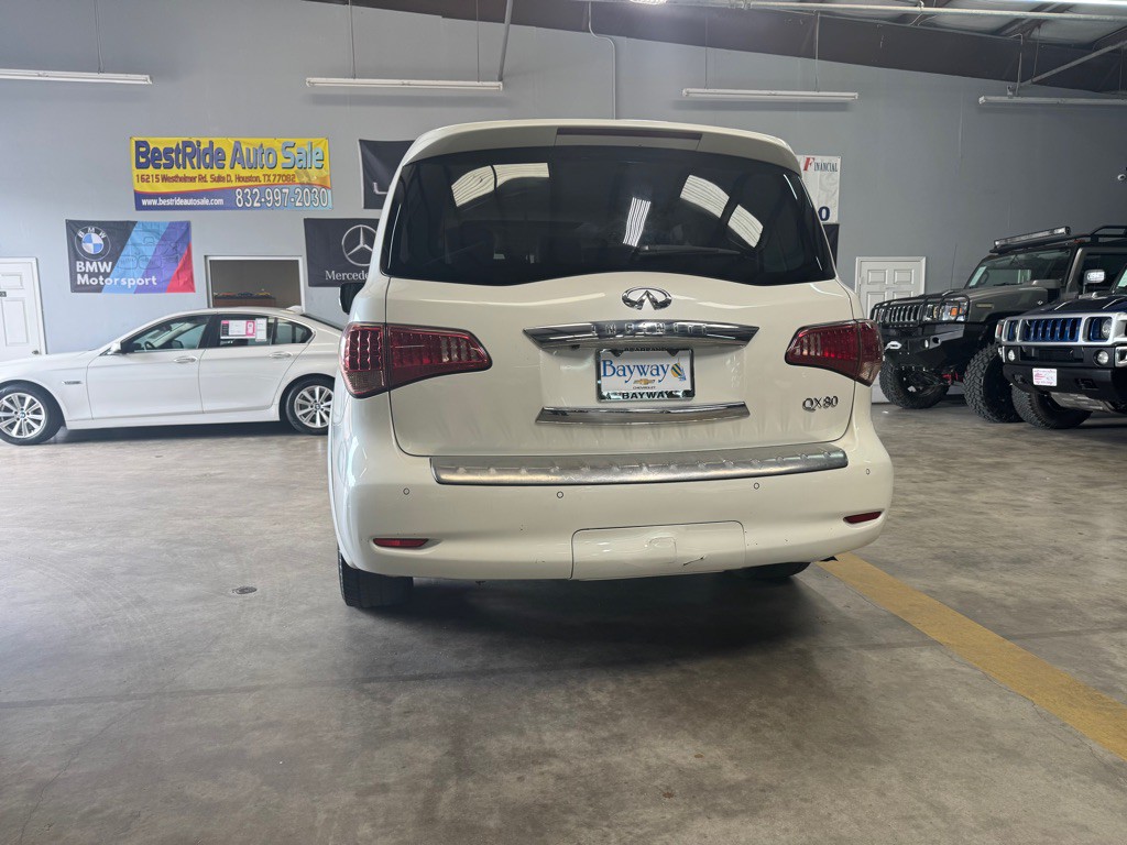 2015 INFINITI QX80 Image 11
