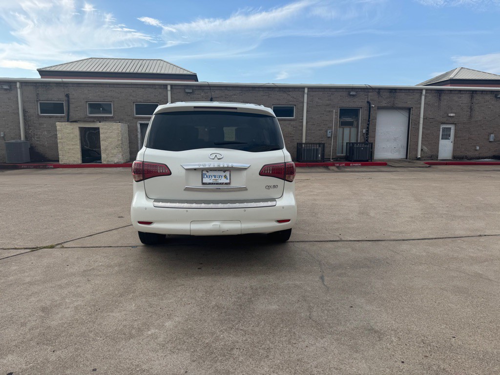 2015 INFINITI QX80 Image 24