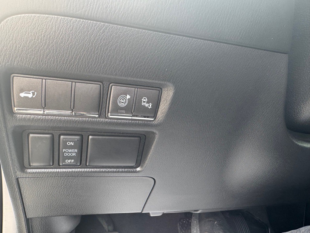 2015 INFINITI QX80 Image 38