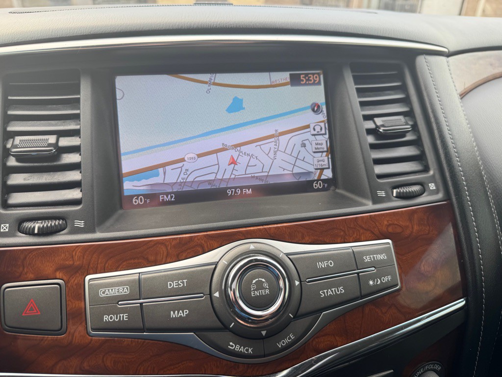 2015 INFINITI QX80 Image 40