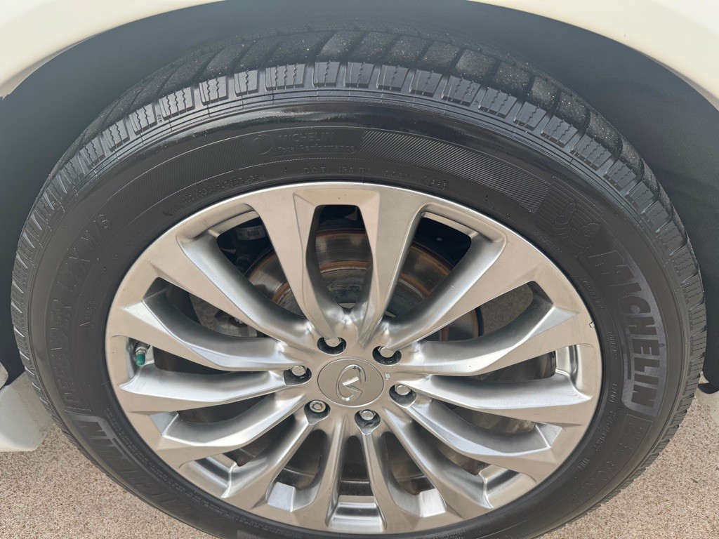 2015 INFINITI QX80 Image 44