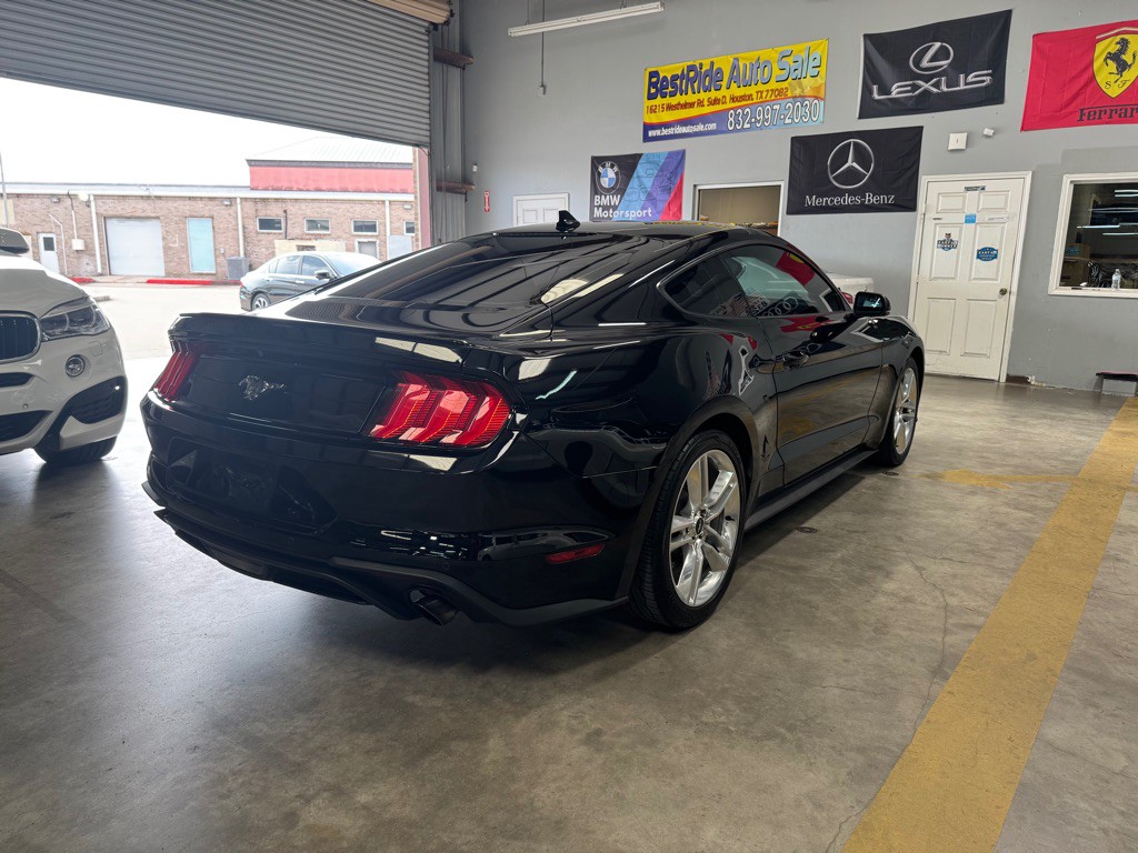 2021 Ford Mustang Image 9