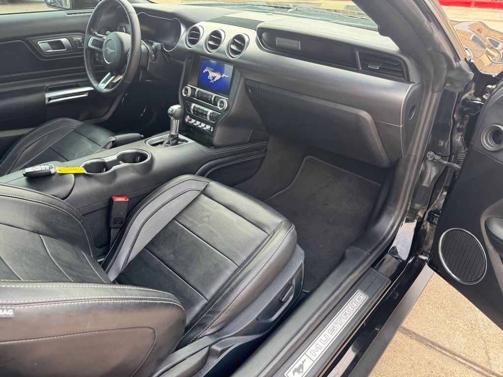 2021 Ford Mustang Image 28