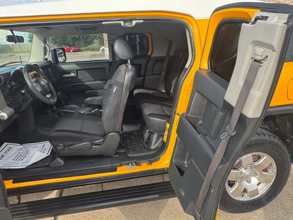 2008 Toyota FJ Cruiser Image 25
