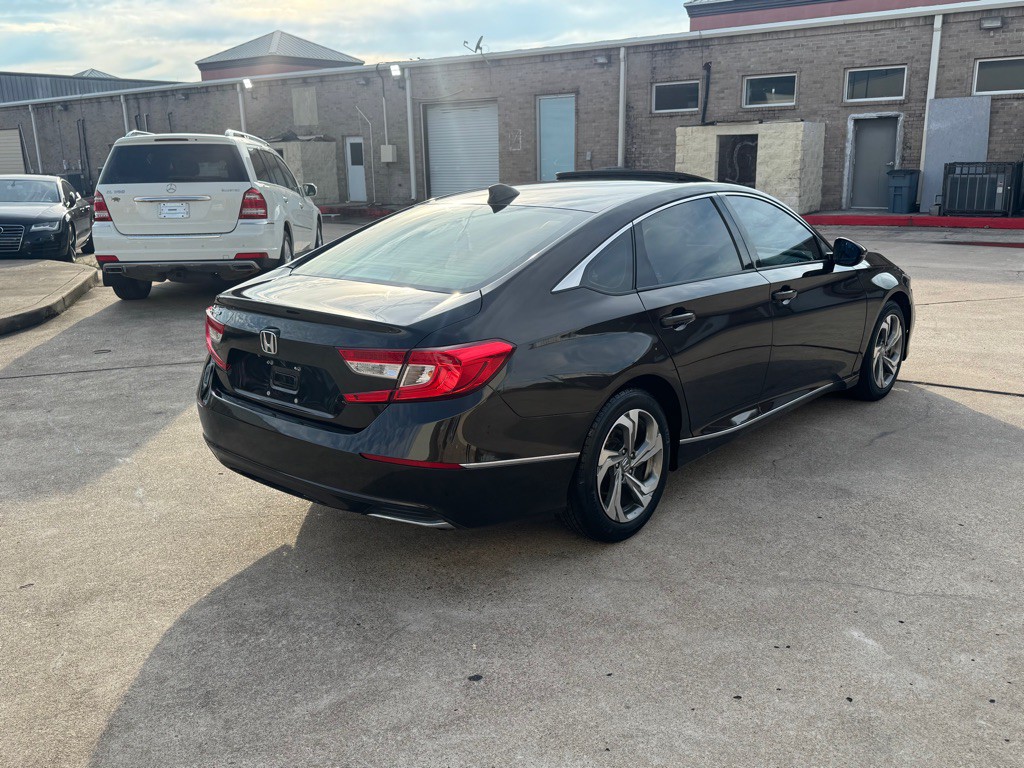 2018 Honda Accord Image 16
