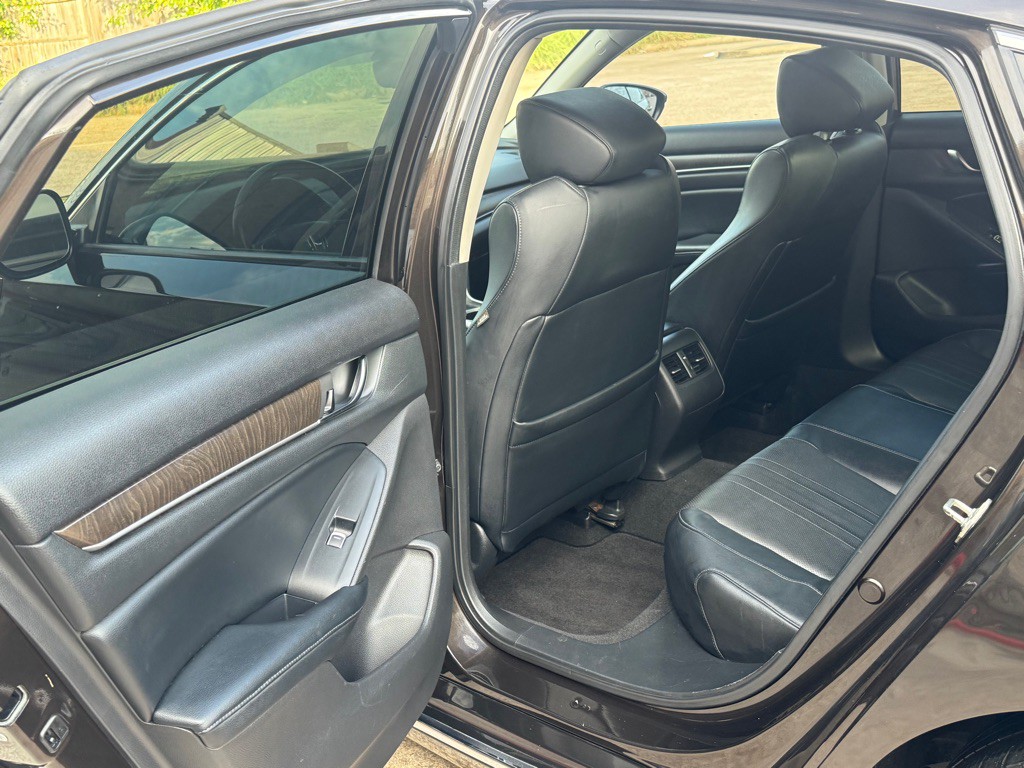 2018 Honda Accord Image 21