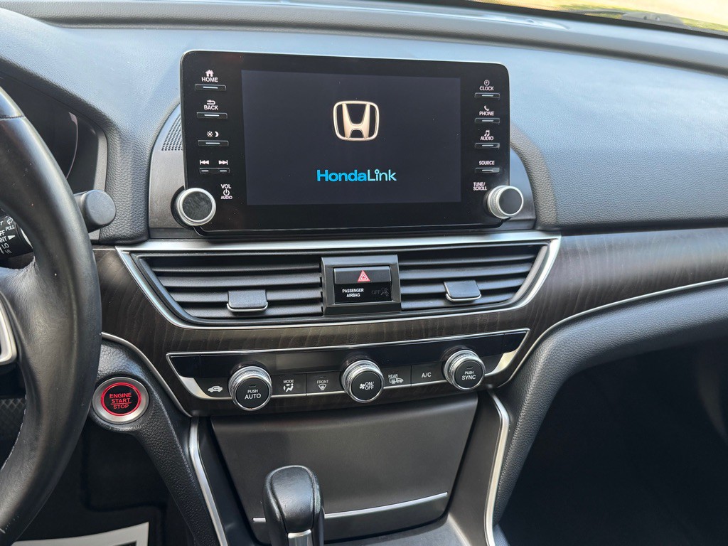 2018 Honda Accord Image 30
