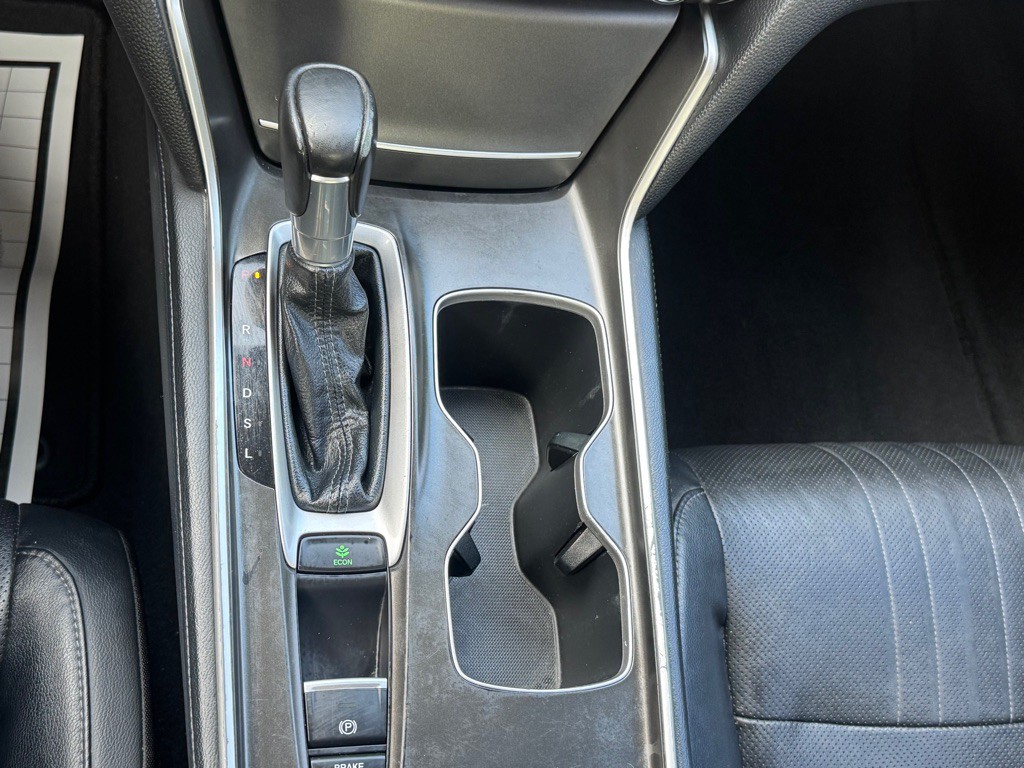 2018 Honda Accord Image 36