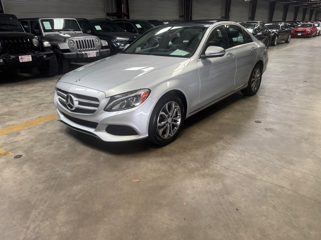 2016 Mercedes-Benz C-Class Image 3