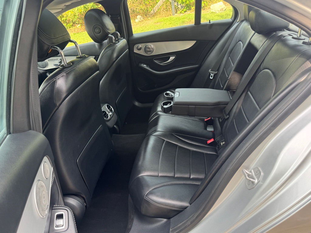 2016 Mercedes-Benz C-Class Image 23