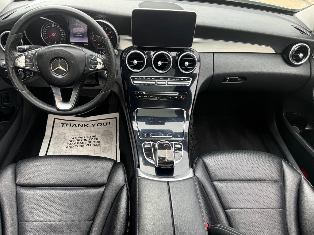 2016 Mercedes-Benz C-Class Image 24
