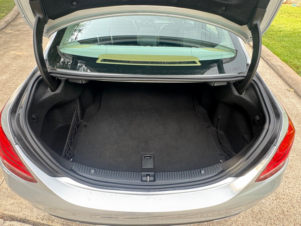 2016 Mercedes-Benz C-Class Image 28
