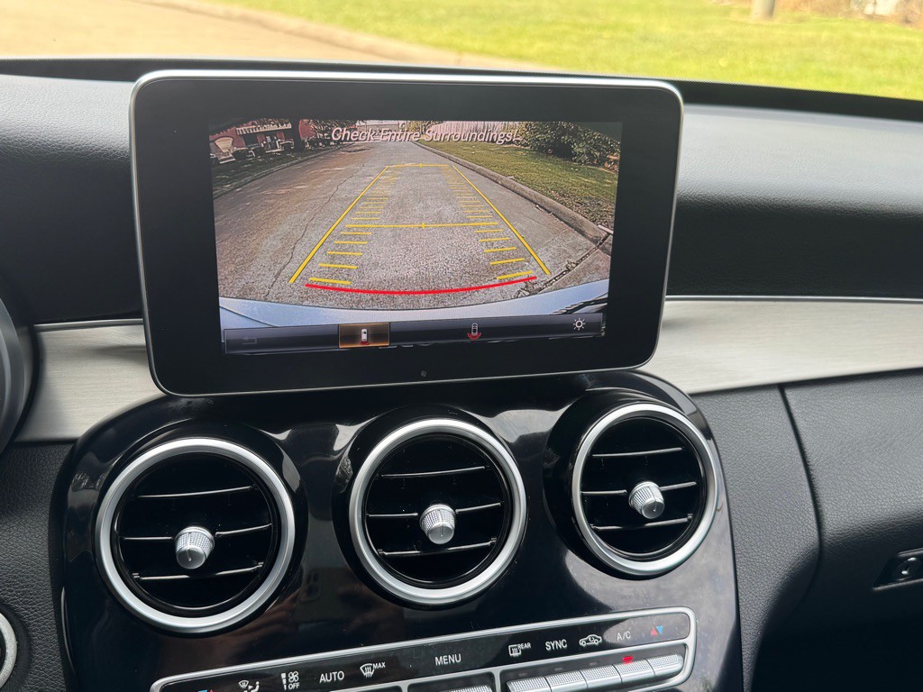2016 Mercedes-Benz C-Class Image 32