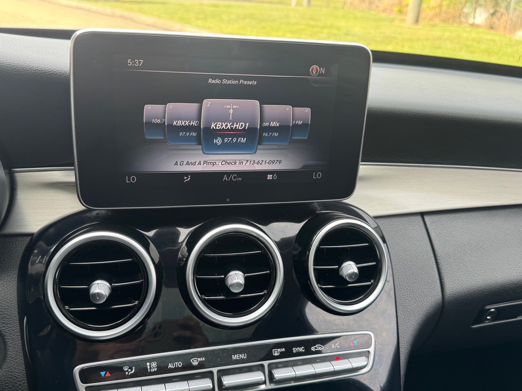 2016 Mercedes-Benz C-Class Image 33