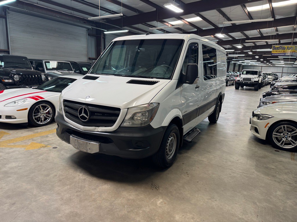 2014 Mercedes-Benz Sprinter Image 3