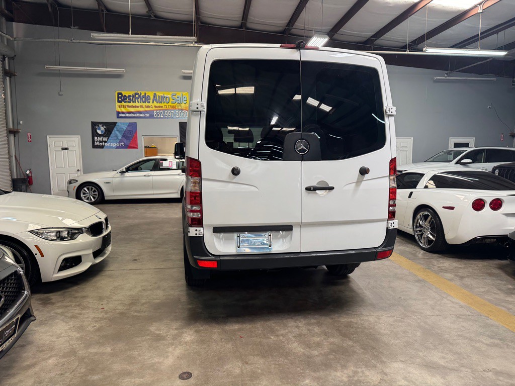 2014 Mercedes-Benz Sprinter Image 9