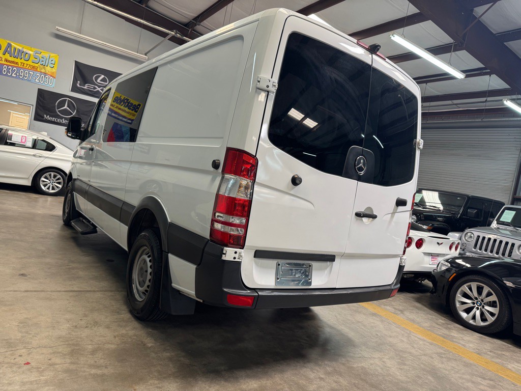 2014 Mercedes-Benz Sprinter Image 11