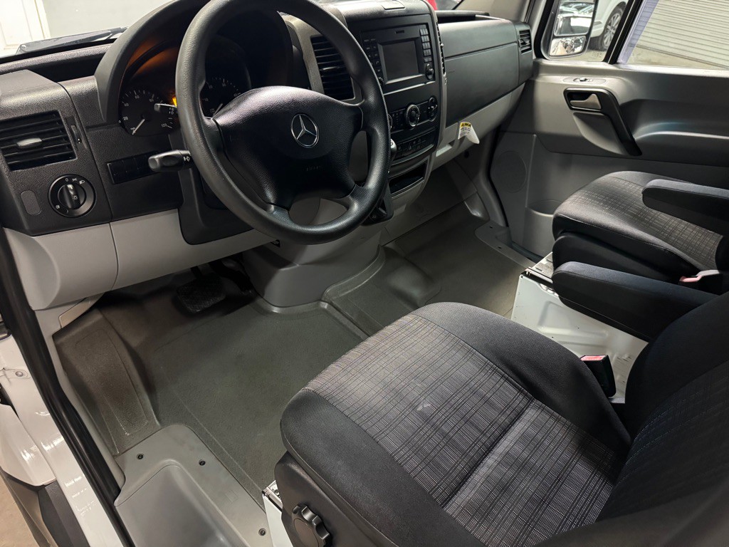 2014 Mercedes-Benz Sprinter Image 22