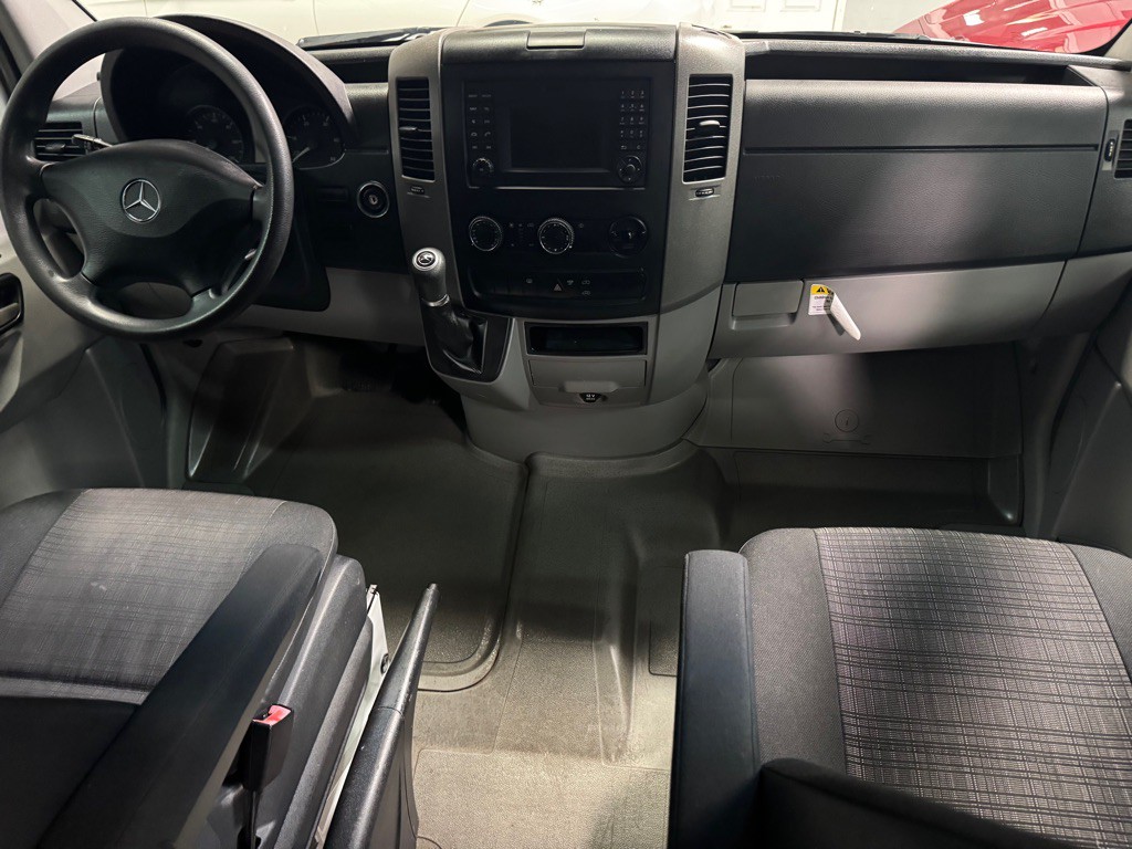 2014 Mercedes-Benz Sprinter Image 25