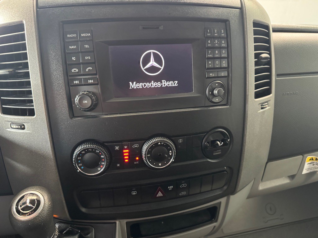 2014 Mercedes-Benz Sprinter Image 29