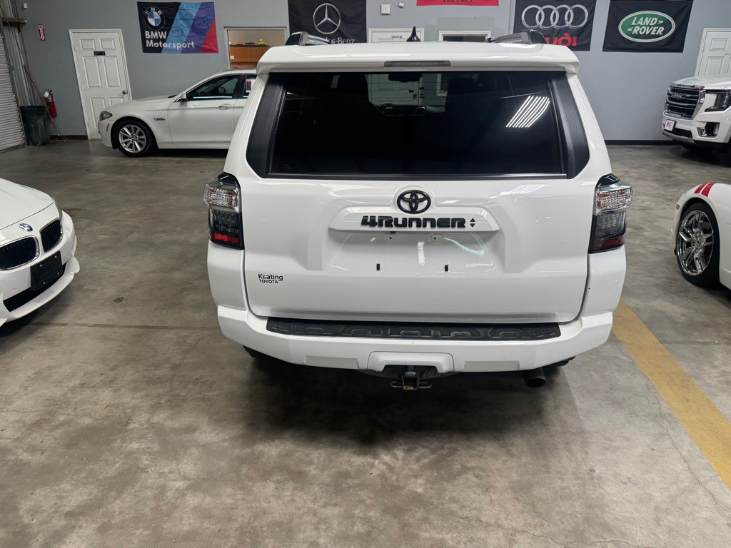 2020 Toyota 4Runner Image 8