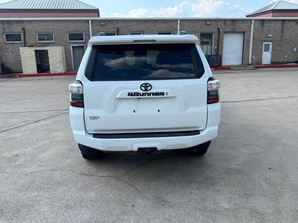 2020 Toyota 4Runner Image 18