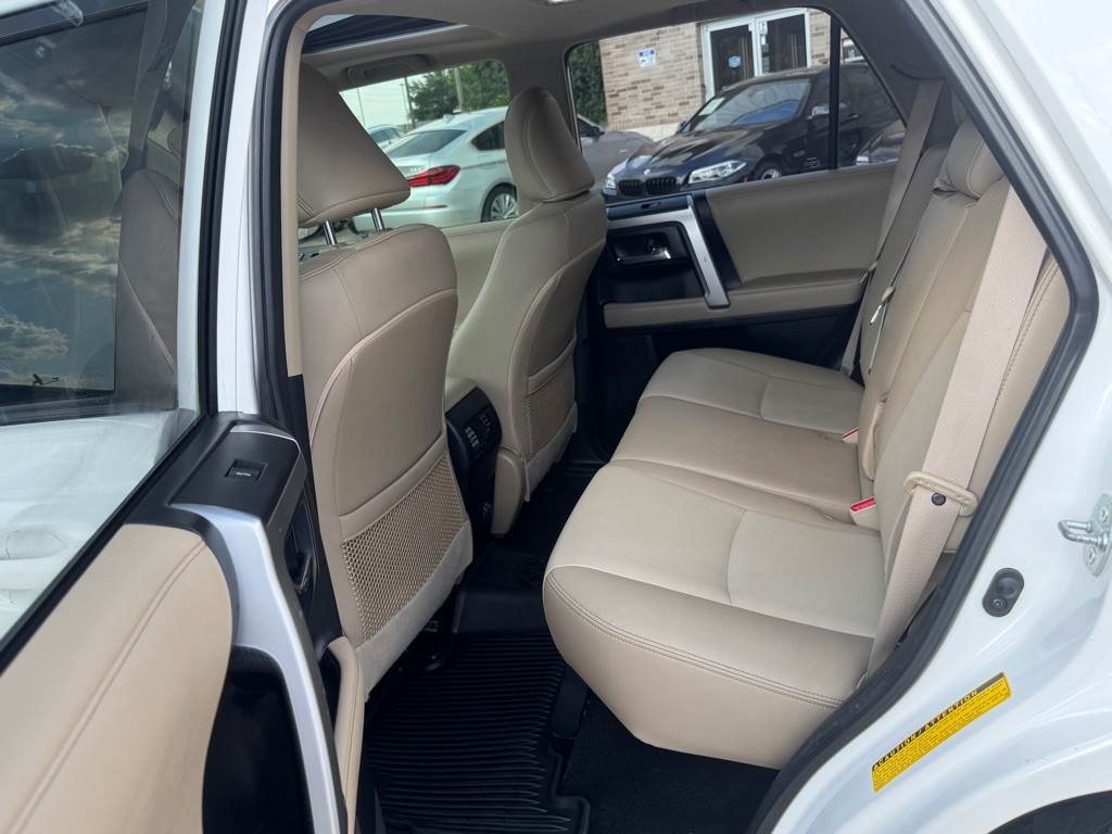 2020 Toyota 4Runner Image 23