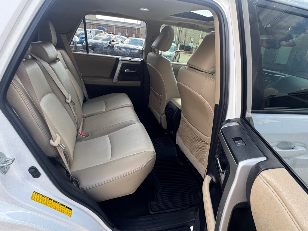 2020 Toyota 4Runner Image 26