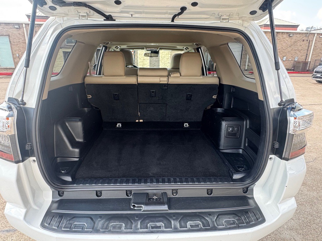 2020 Toyota 4Runner Image 30