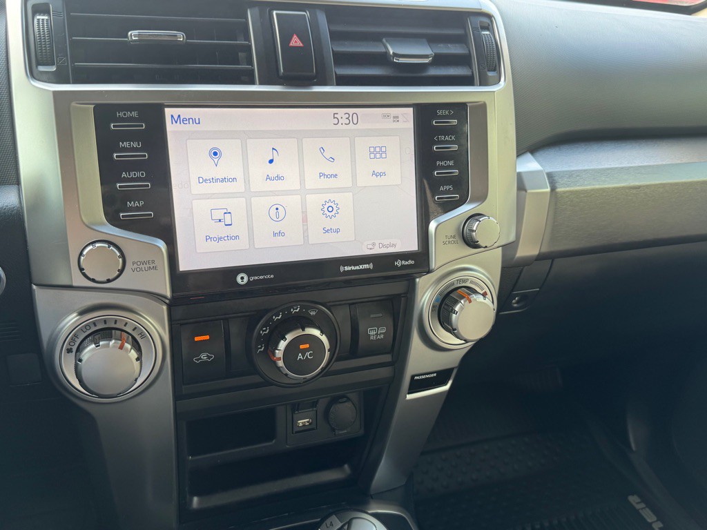 2020 Toyota 4Runner Image 38