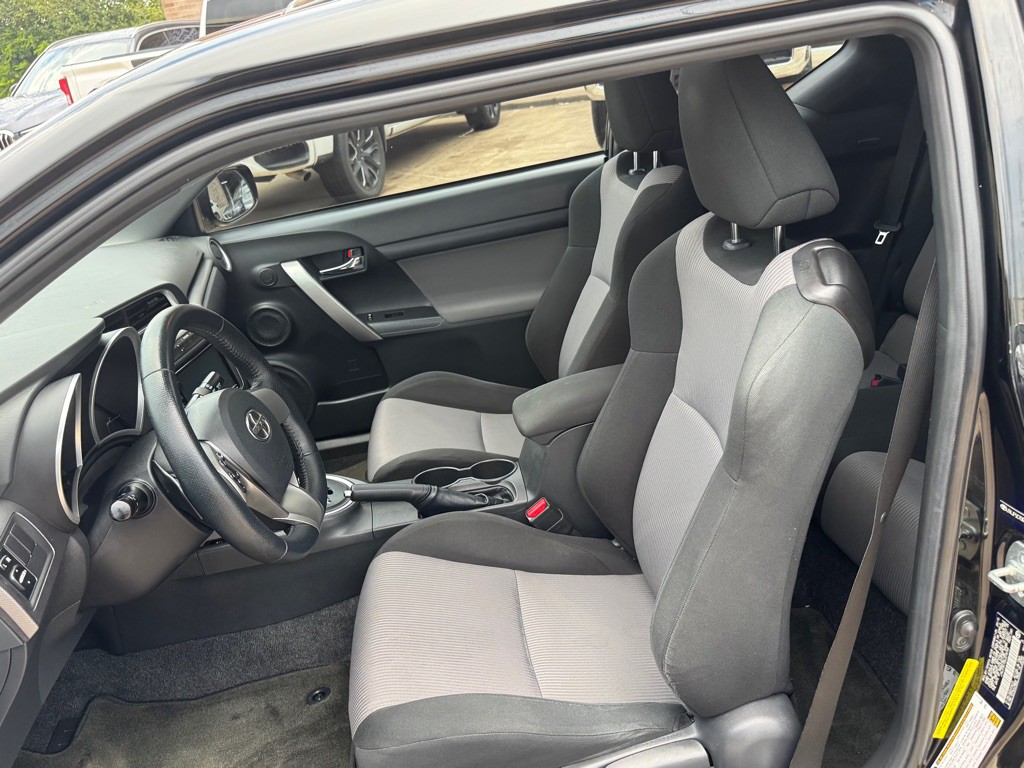 2016 Scion tC Image 19