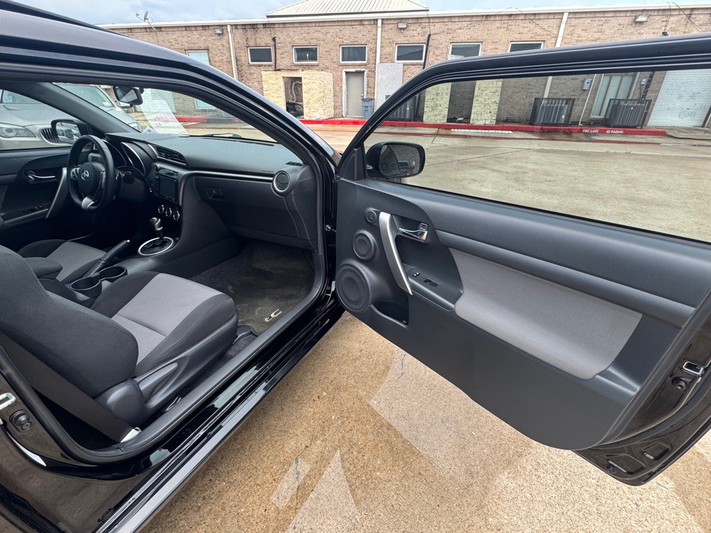 2016 Scion tC Image 21