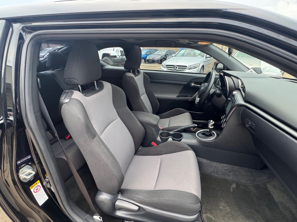 2016 Scion tC Image 22