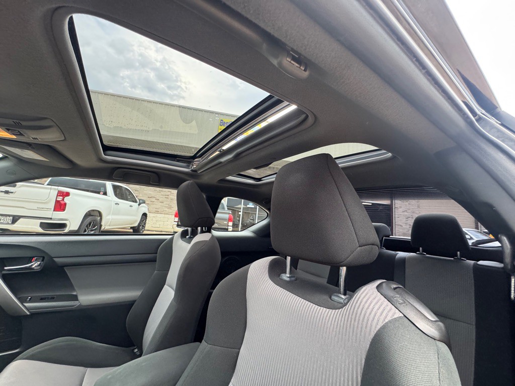 2016 Scion tC Image 28