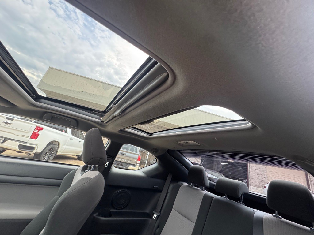 2016 Scion tC Image 29