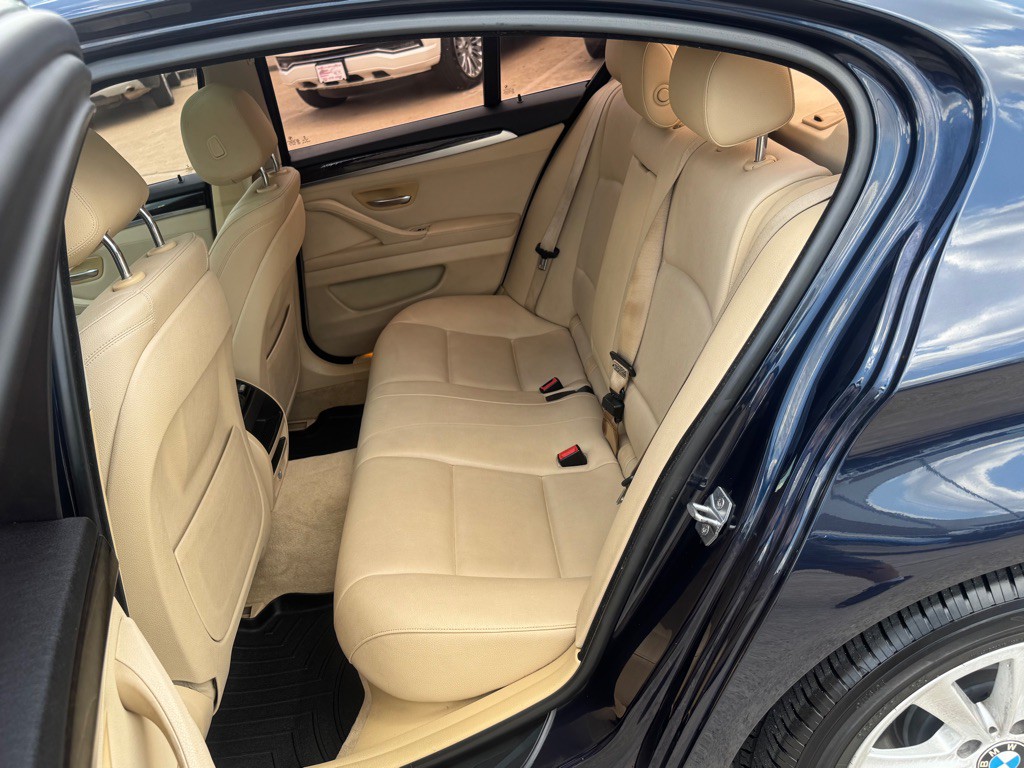 2015 BMW 5 Series Image 19