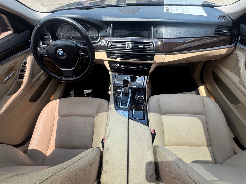 2015 BMW 5 Series Image 23
