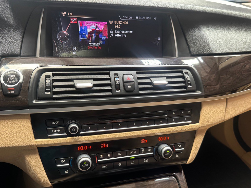 2015 BMW 5 Series Image 28