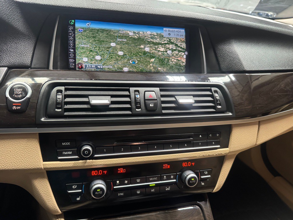 2015 BMW 5 Series Image 29