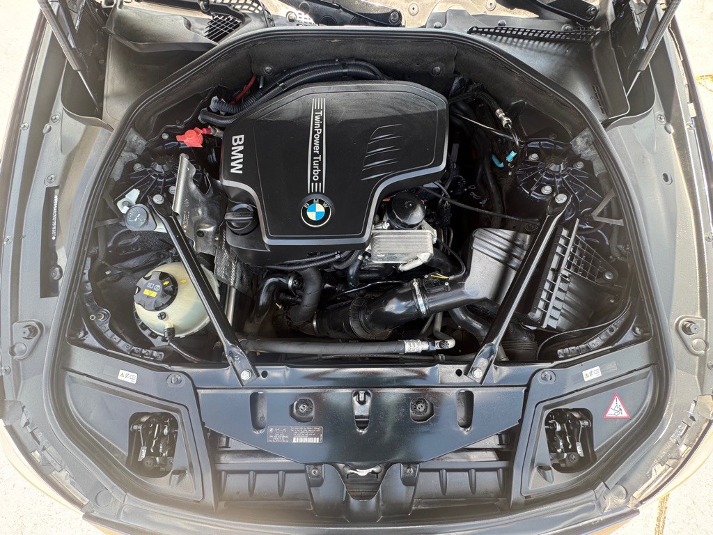 2015 BMW 5 Series Image 35