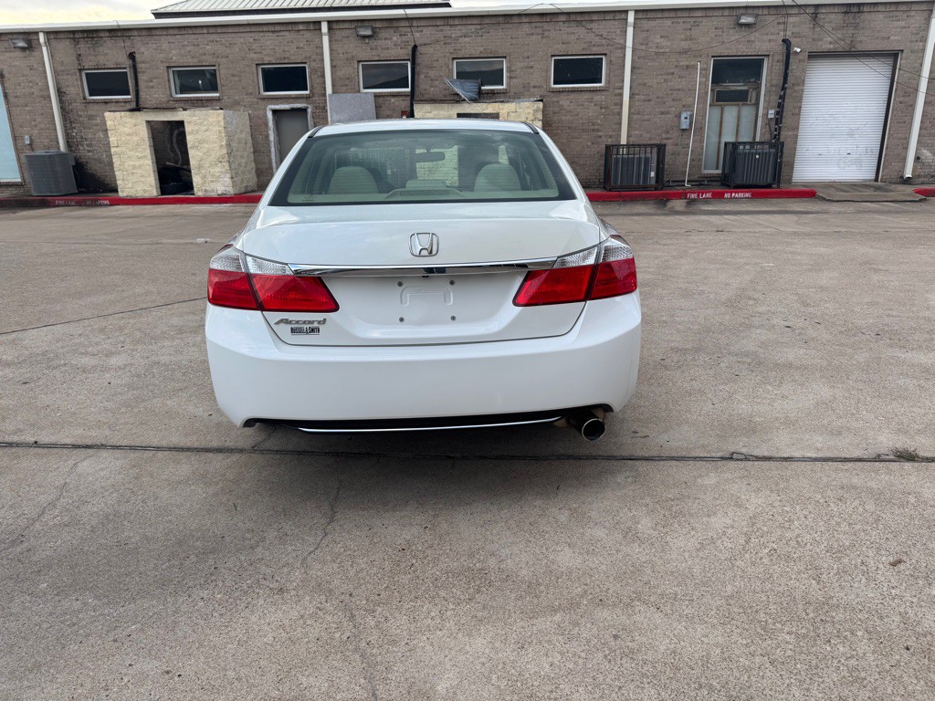 2015 Honda Accord Image 18